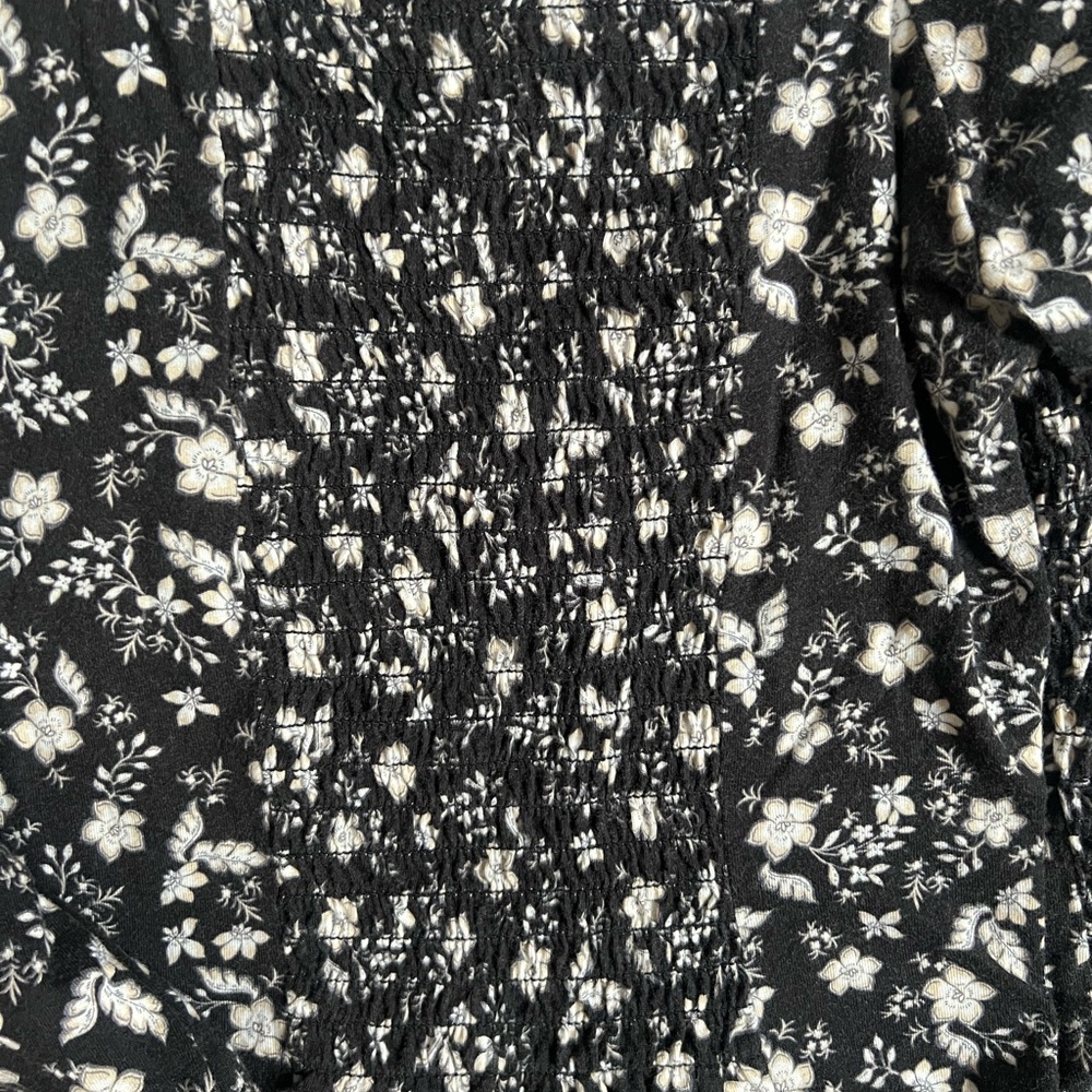 Girl Old Navy Black and White Floral Blouse - Picture 4 of 7